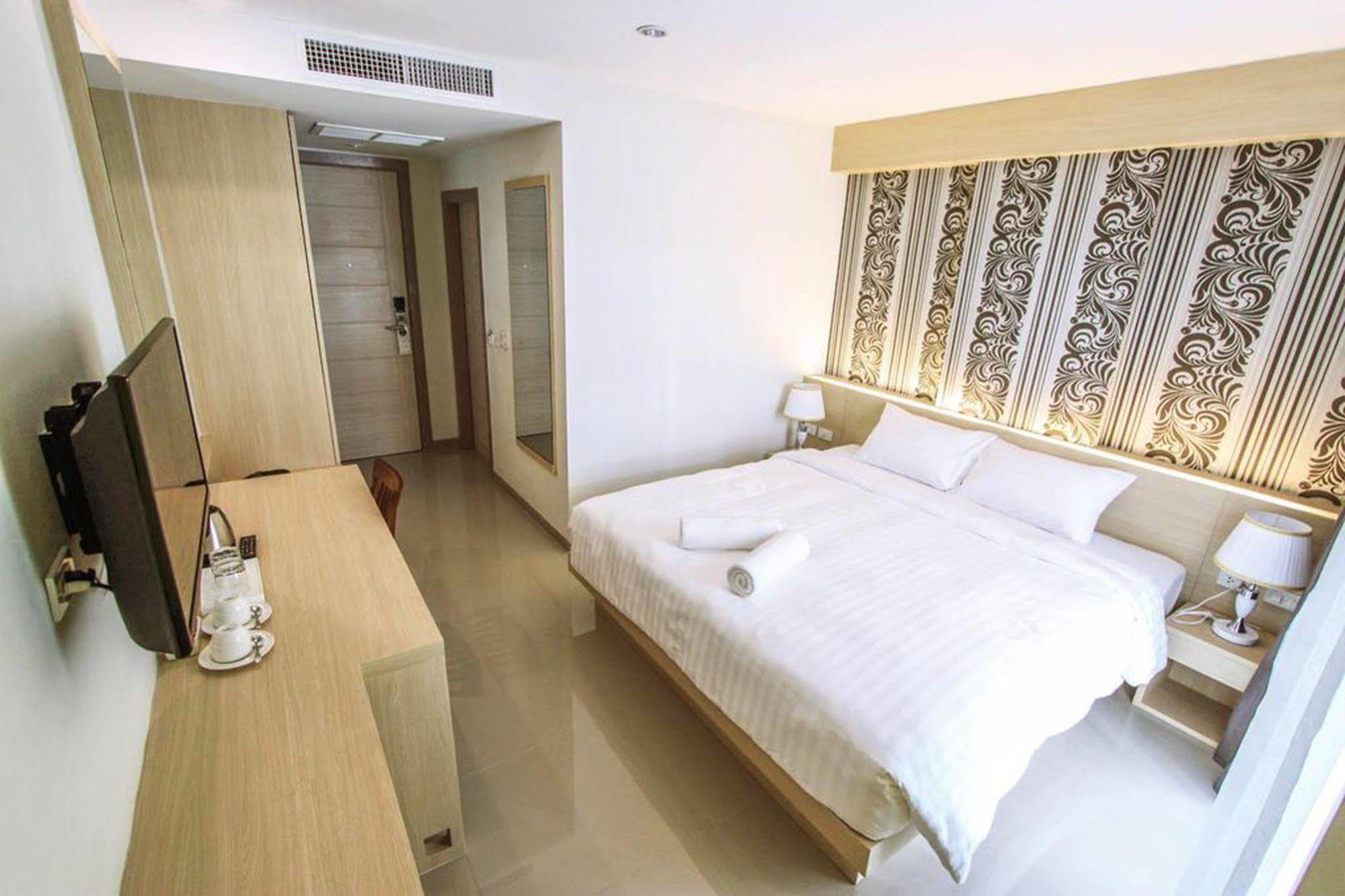 Ocean And Ole Patong Hotel Eksteriør bilde