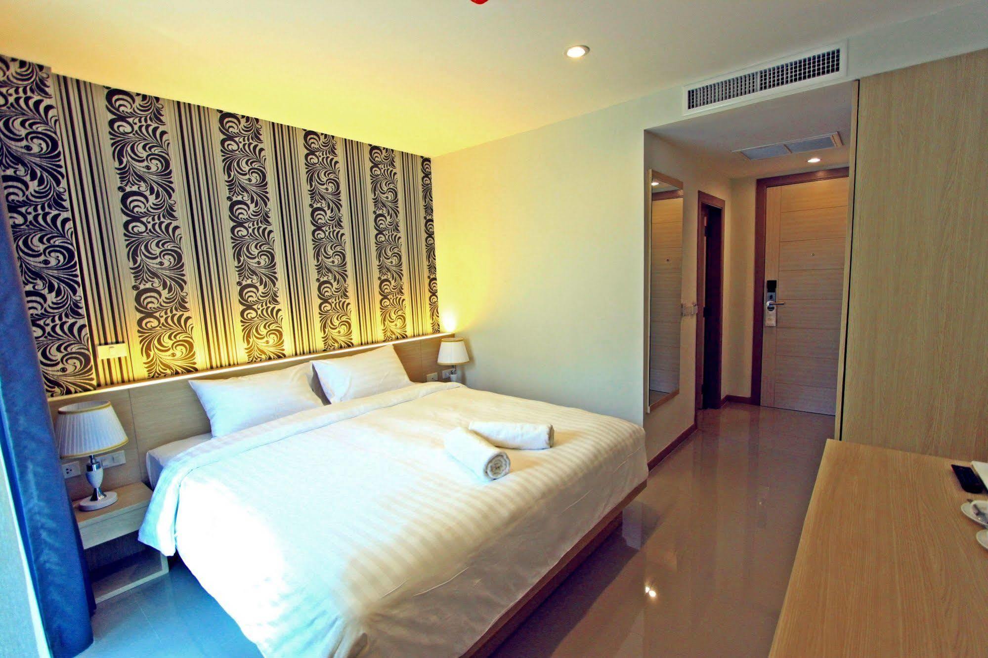 Ocean And Ole Patong Hotel Eksteriør bilde