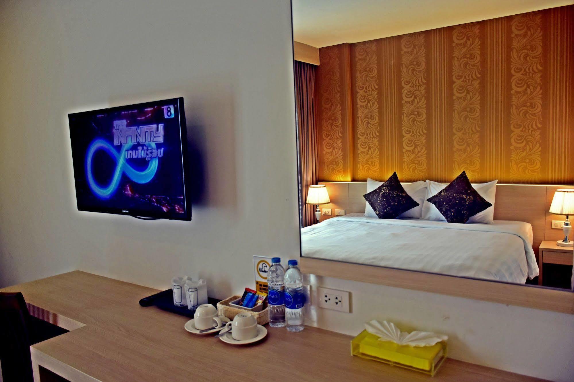 Ocean And Ole Patong Hotel Eksteriør bilde
